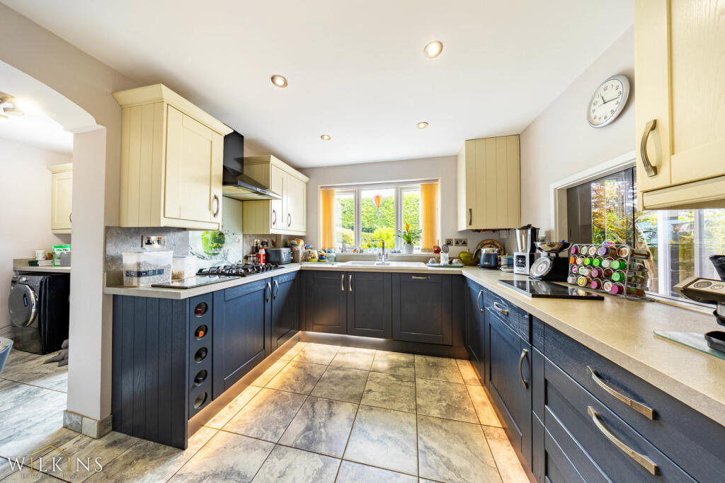 Salisbury Grove, Sutton Coldfield, West Midlands, B72 photo 5