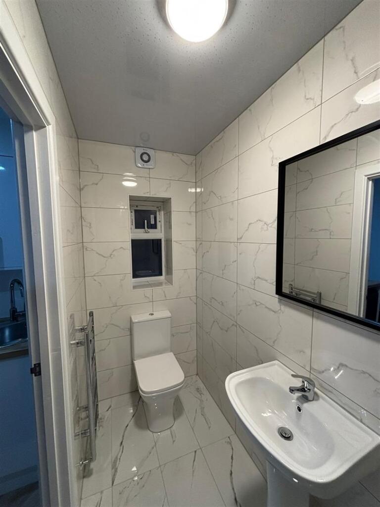 1 bedroom house share for rent