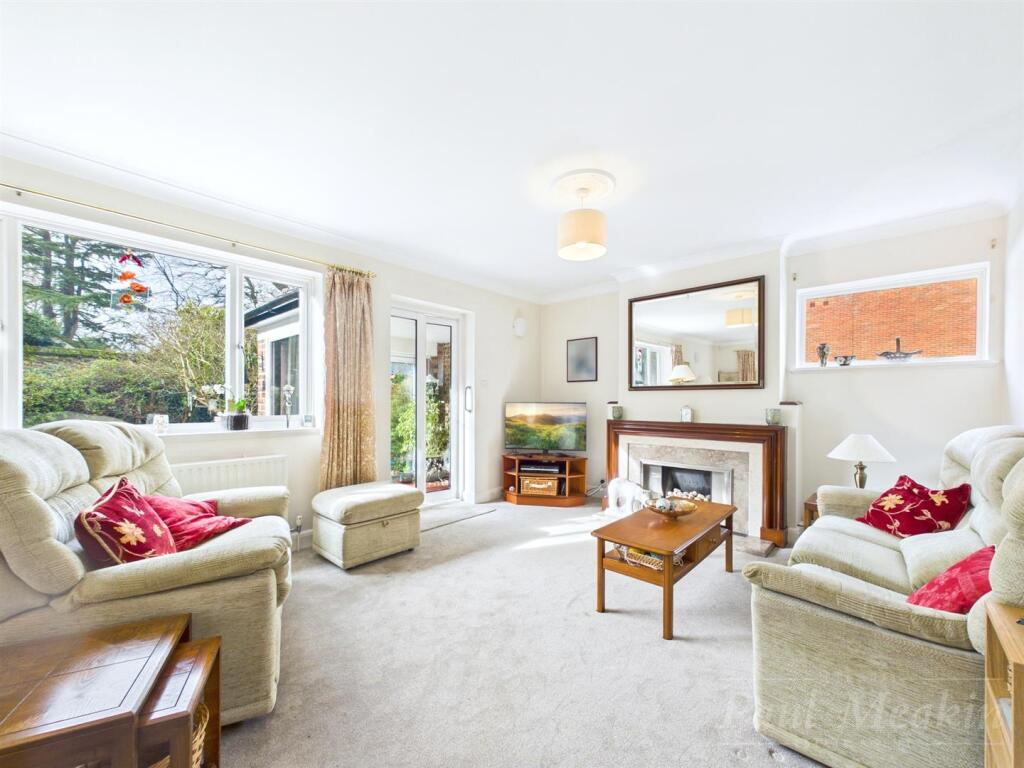 Pond House, Limpsfield Road, Sanderstead photo 2
