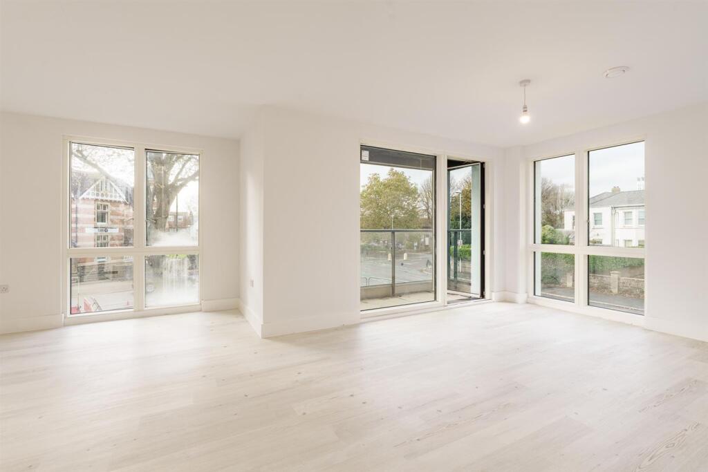 House in Worthing, West Sussex - View 5