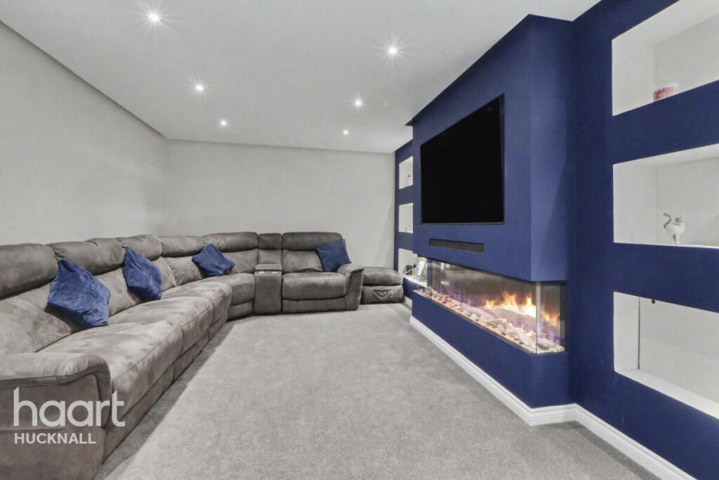 House in Ashfield, Hucknall - View 5