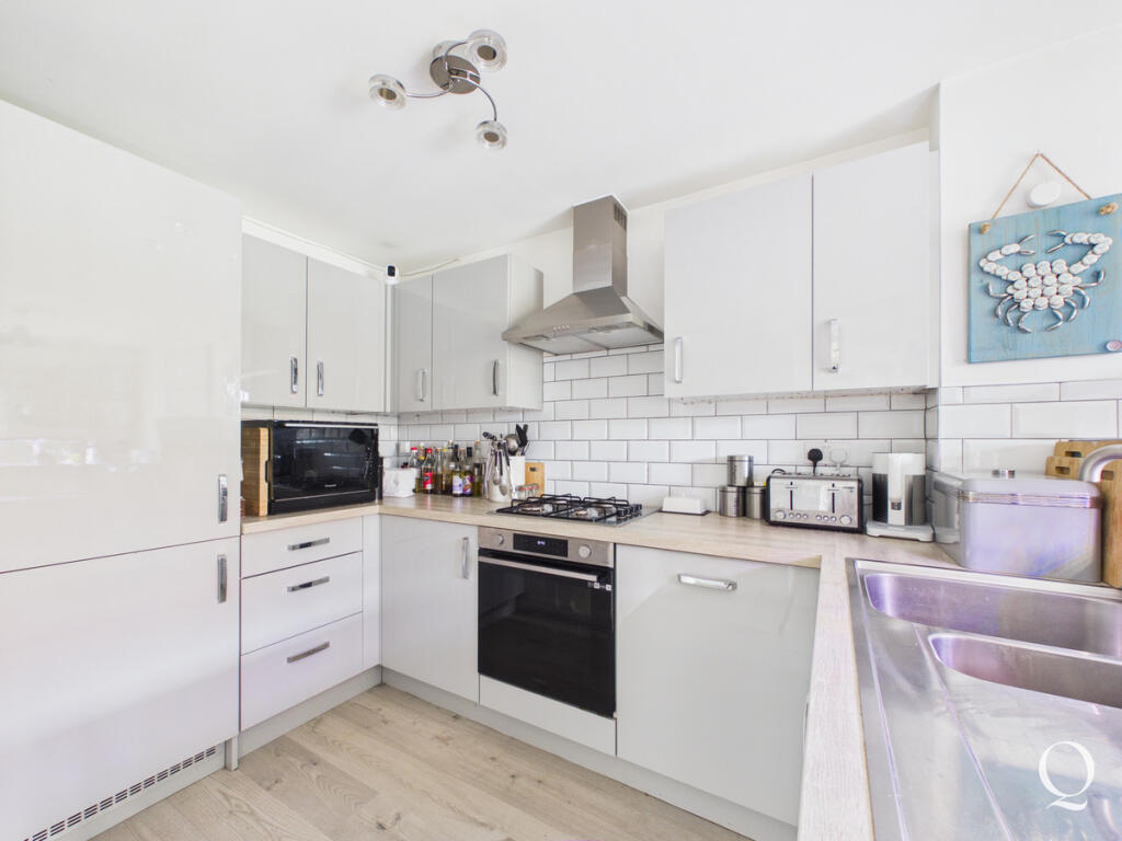 House in Poole, Hamworthy - More