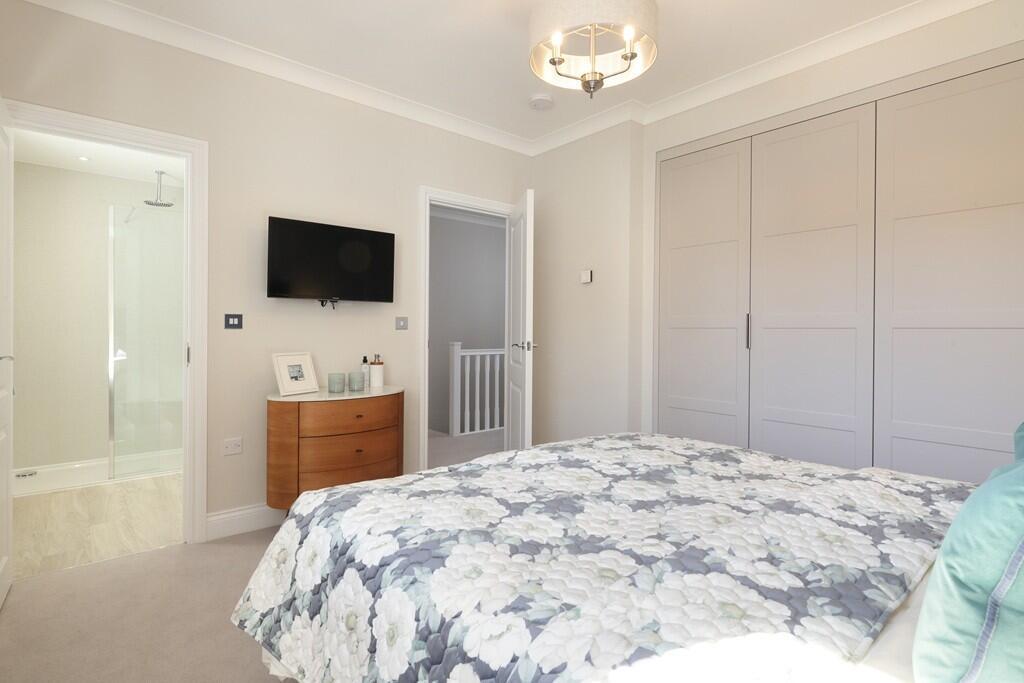 House in West Oxfordshire, Signet, Burford - More