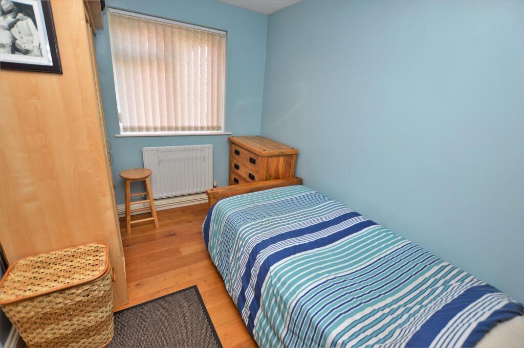 Apartment in Blaby, Glen Parva - View 4
