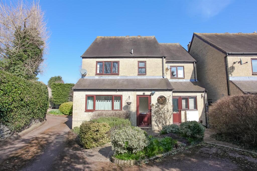 Main image of property: 54 Lyne Road, Kidlington