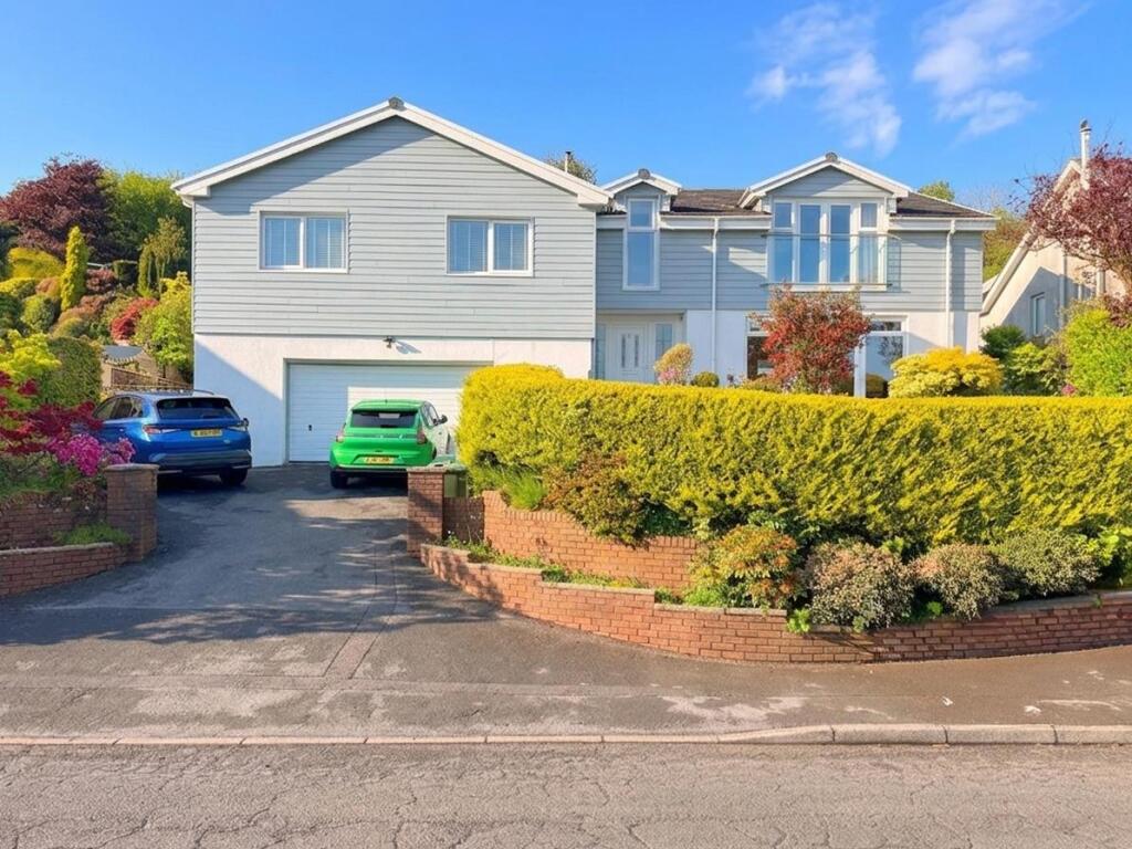 Main image of property: Brodawel, Llannon, Llanelli