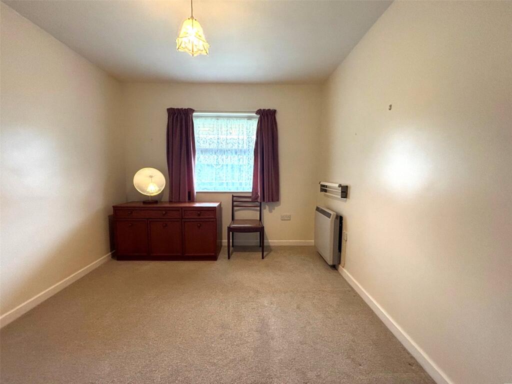 Apartment in Swansea - More