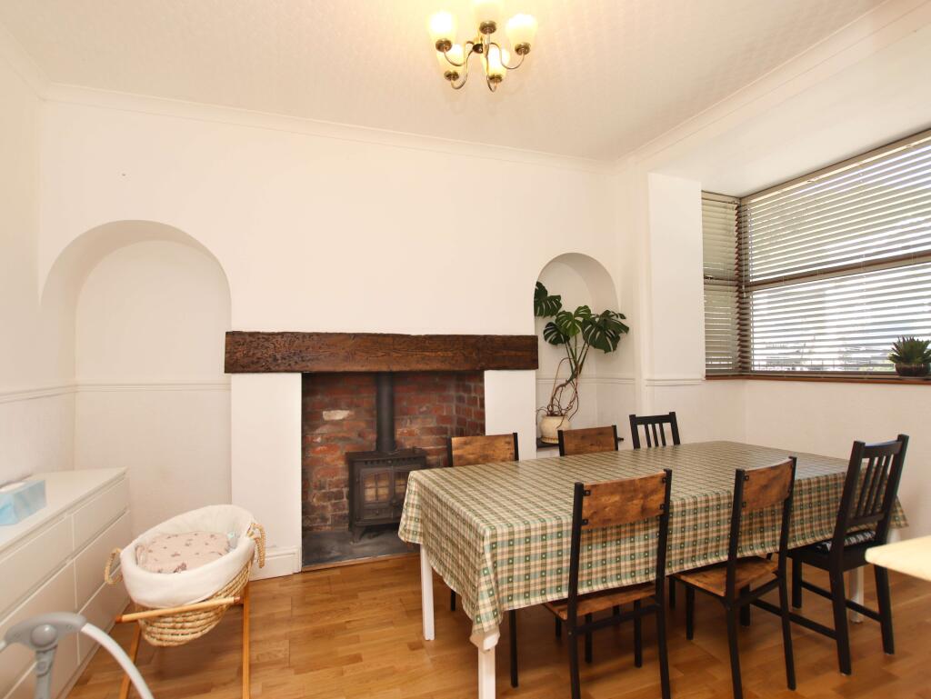 House in Pontypridd, Rhondda Cynon Taf - View 4
