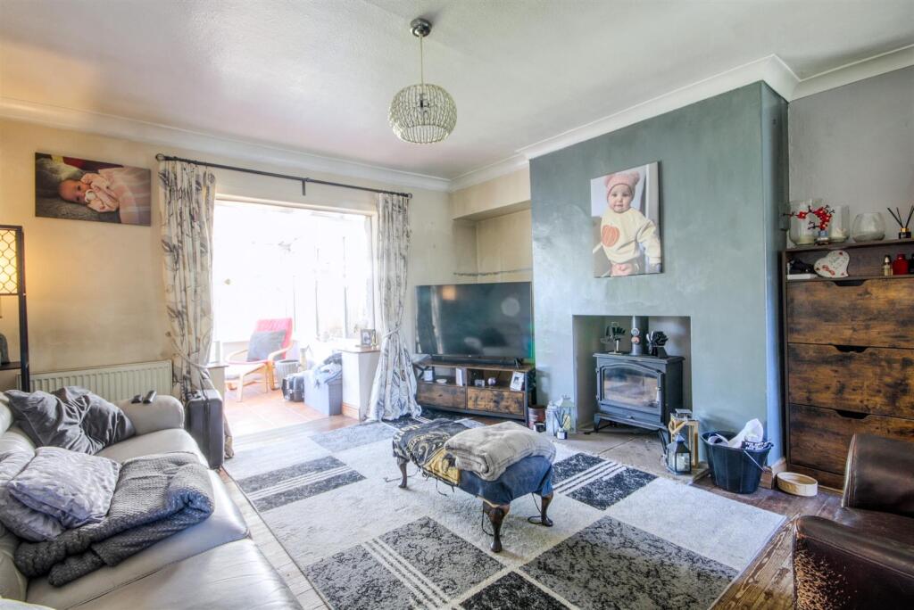 Burnside Crescent, Skipton photo 2