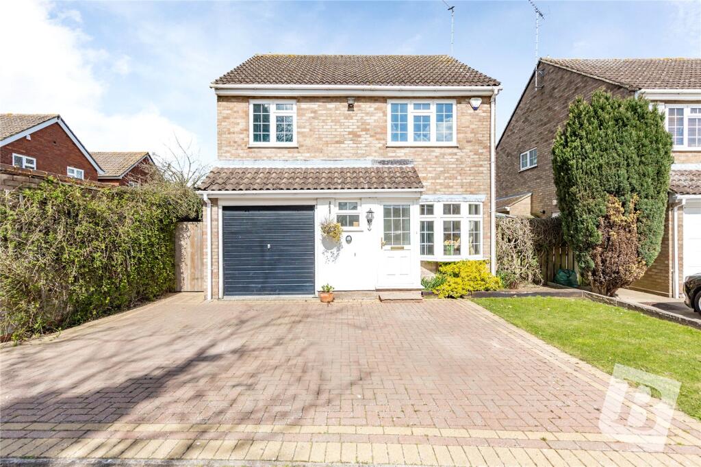4 bedroom detached house for sale in Stocksfield, Kelvedon Hatch ...