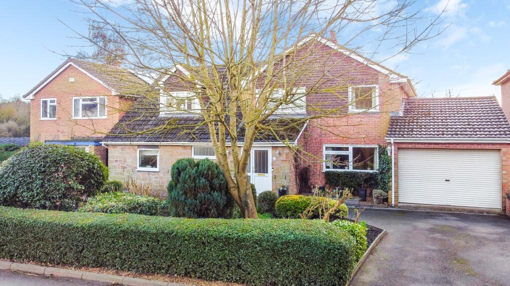 4-bed detached on Main Street, Osgathorpe, LE12, £575,000