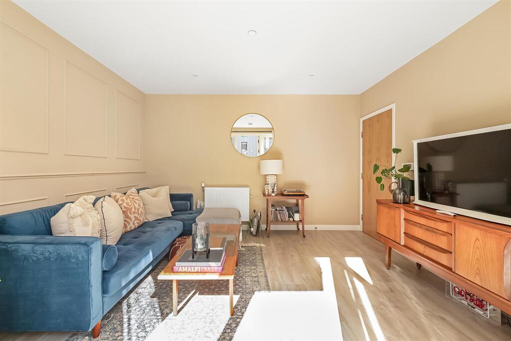 Apartment in London, Clifton Estate, Peckham - View 5