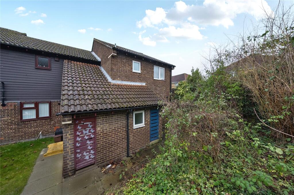 Main image of property: Spoondell, Dunstable, Bedfordshire