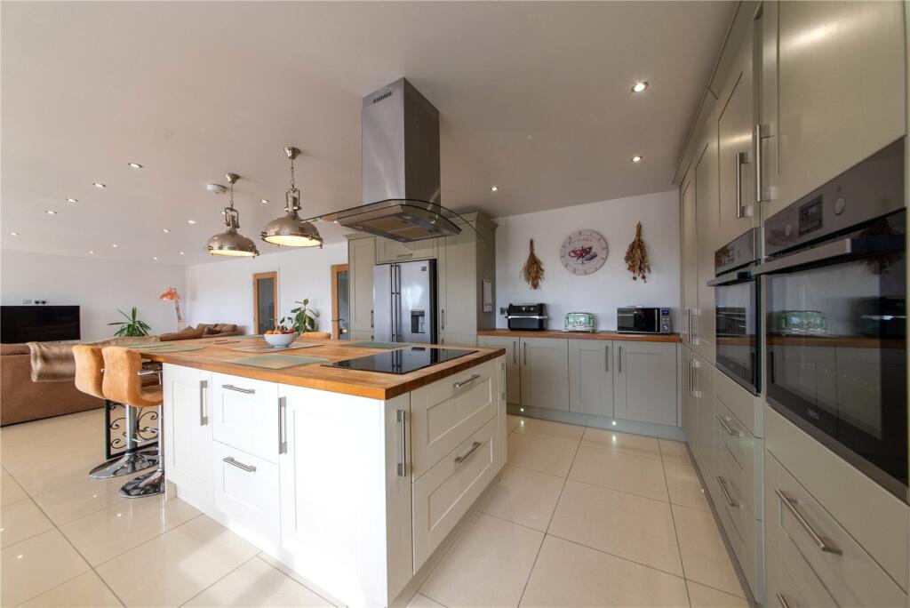 House in Lincoln - View 5
