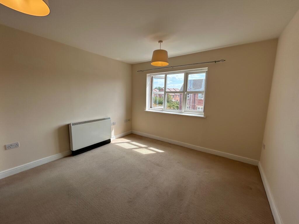 Apartment in Northampton, West Northamptonshire - View 3