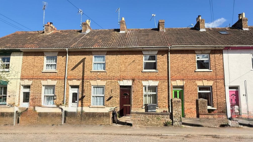 Main image of property: 96 Cheddon Road, Taunton, Somerset TA2 7DW