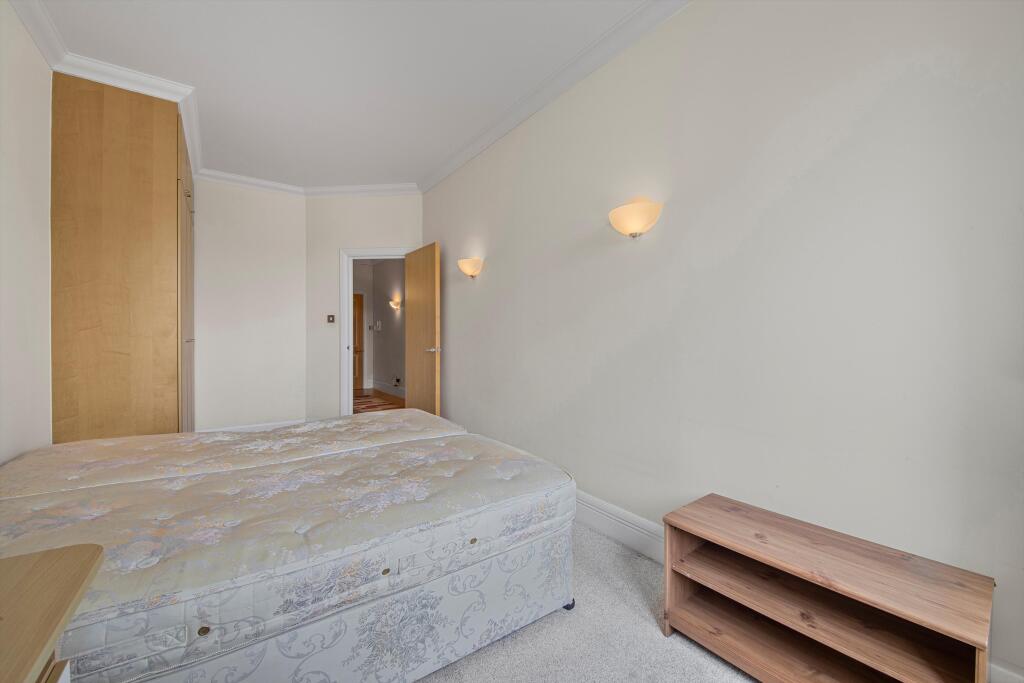 Apartment in London - More