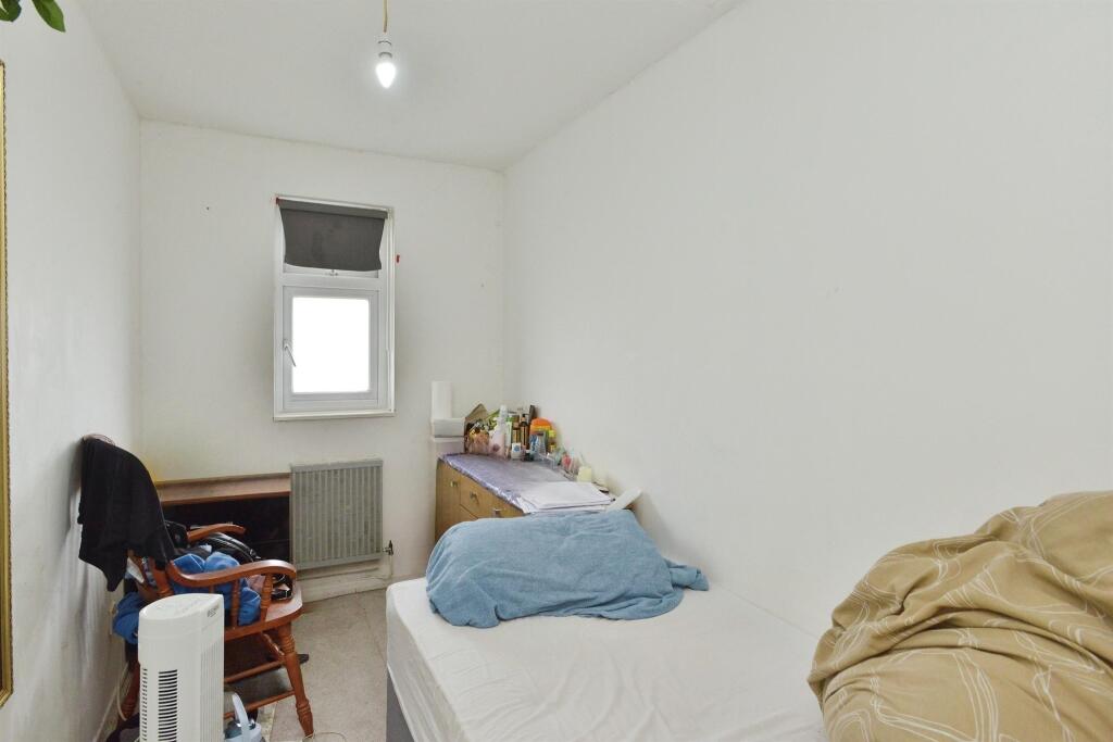 House in Milton Keynes, Campbell Park - More