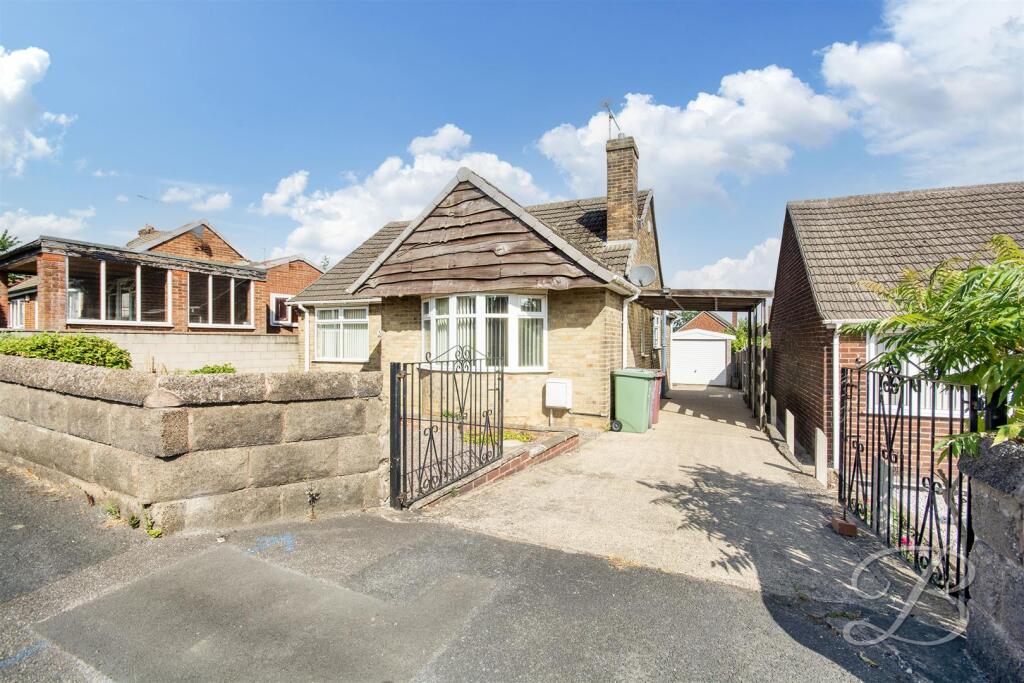 2-bed detached on Norton Avenue, Shuttlewood, Chesterfield, £220,000