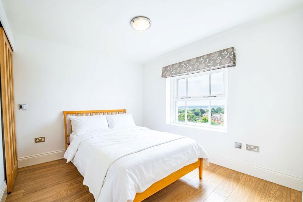 Apartment in Nottingham, The Park - View 5