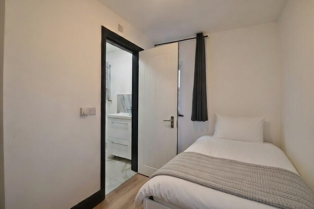 Main image of property: Bitterne Road West, Southampton