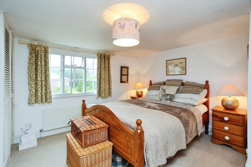 House in Tunbridge Wells, Goudhurst - More