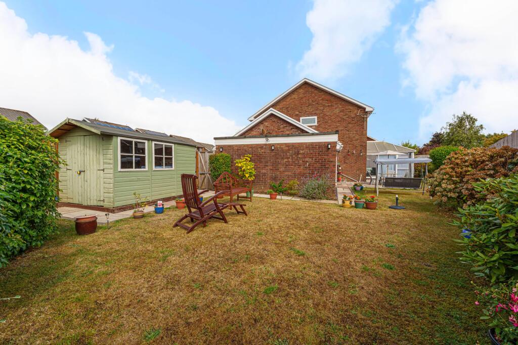 House in Newport, Mount Pleasant Estate, Rogerstone - View 4