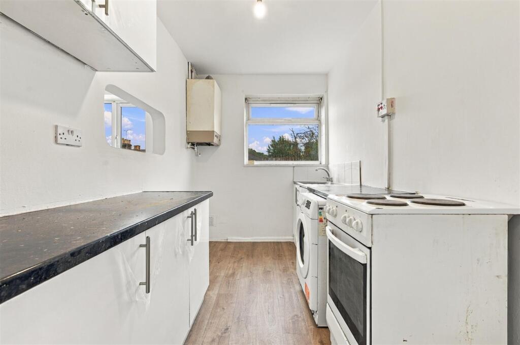 Apartment in London, Enfield Lock - View 5