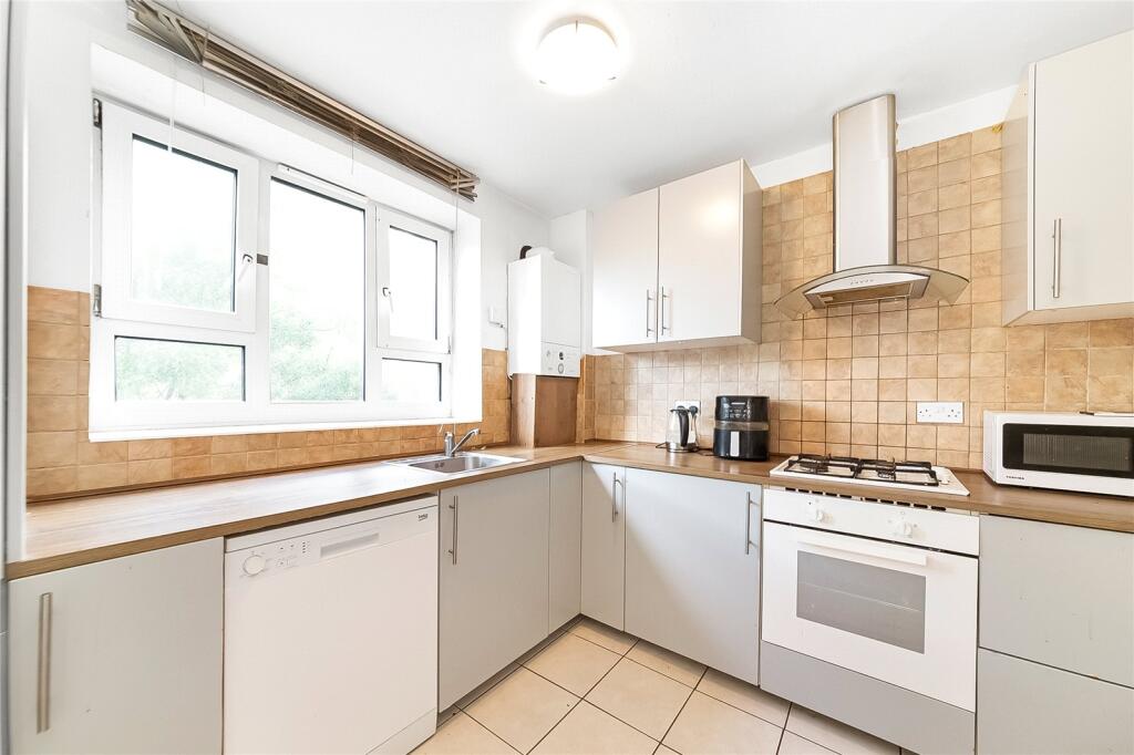 Apartment in Croydon - View 2