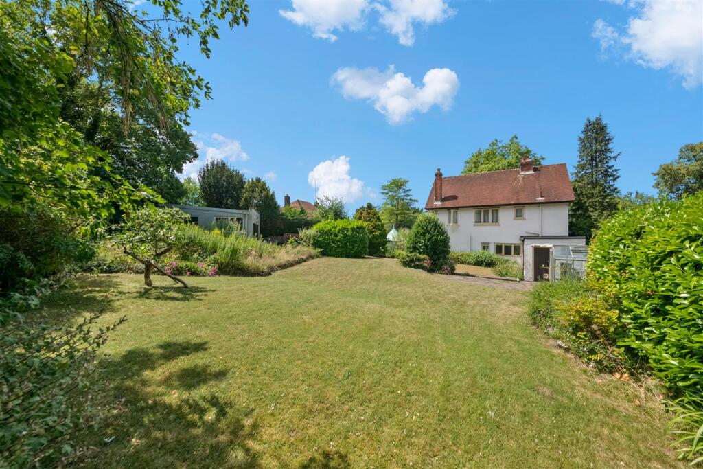 Vine Lane, Hillingdon photo 4
