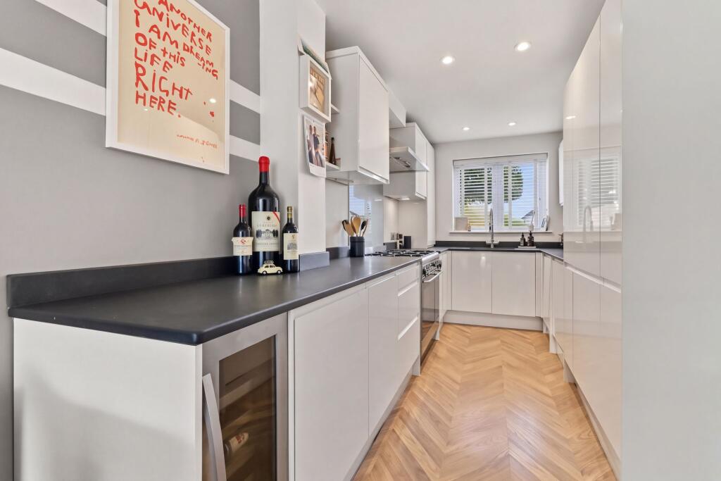 House in Elmbridge, Molesey - View 5