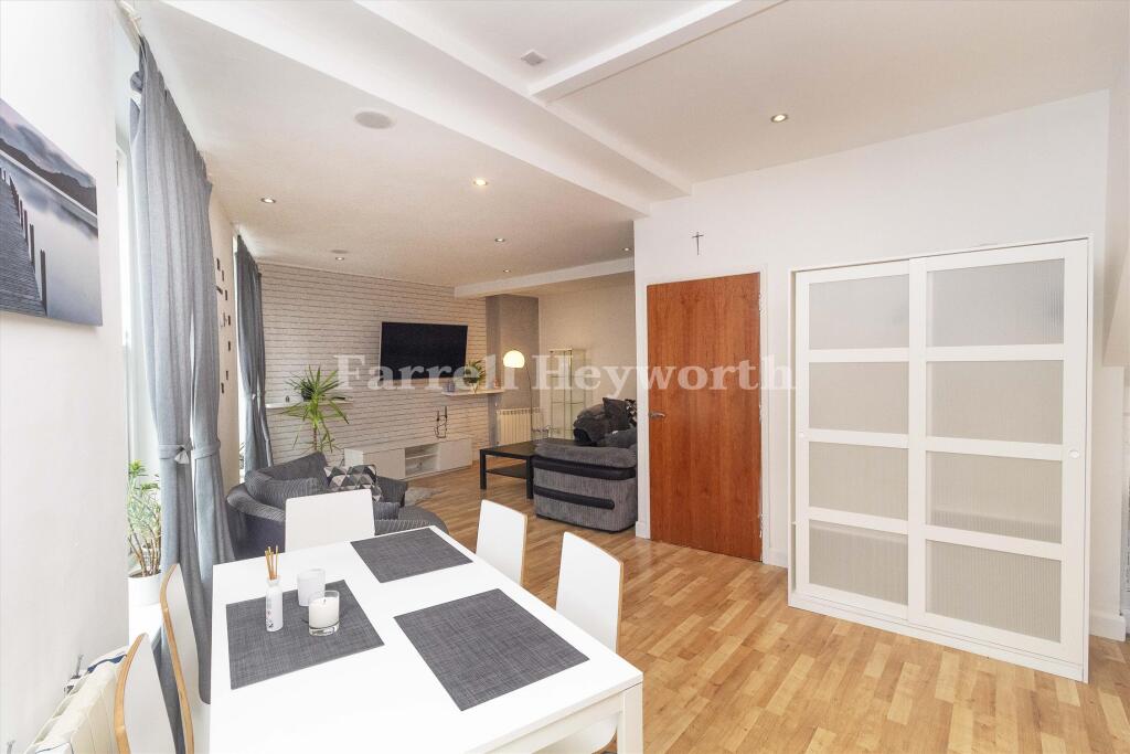 Apartment in Lancaster - More