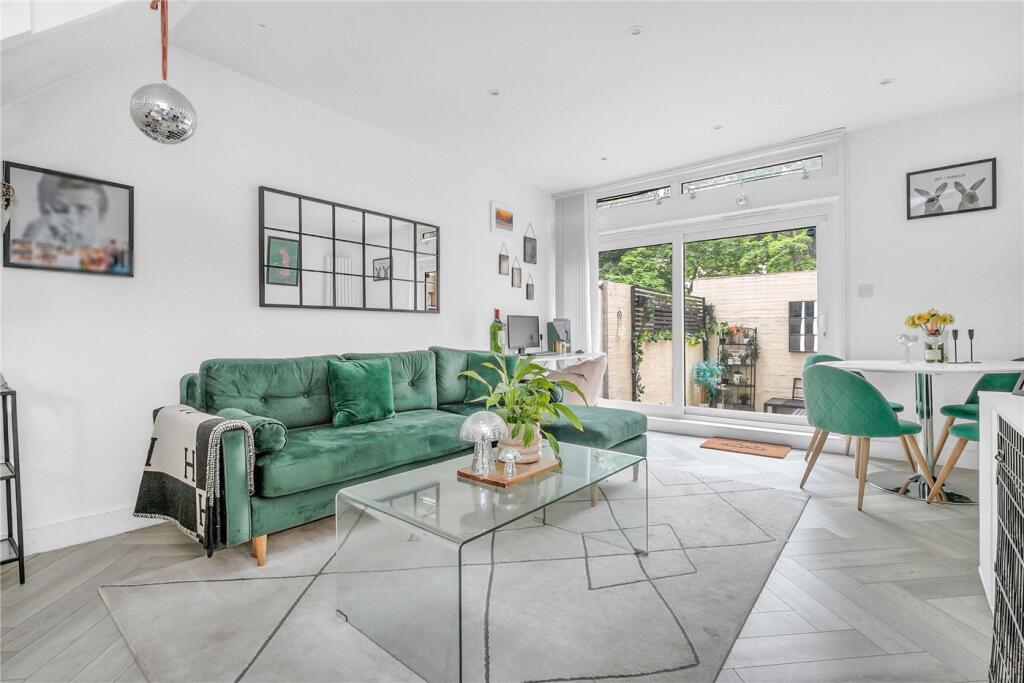 Cedars Road, London, SW4 photo 2
