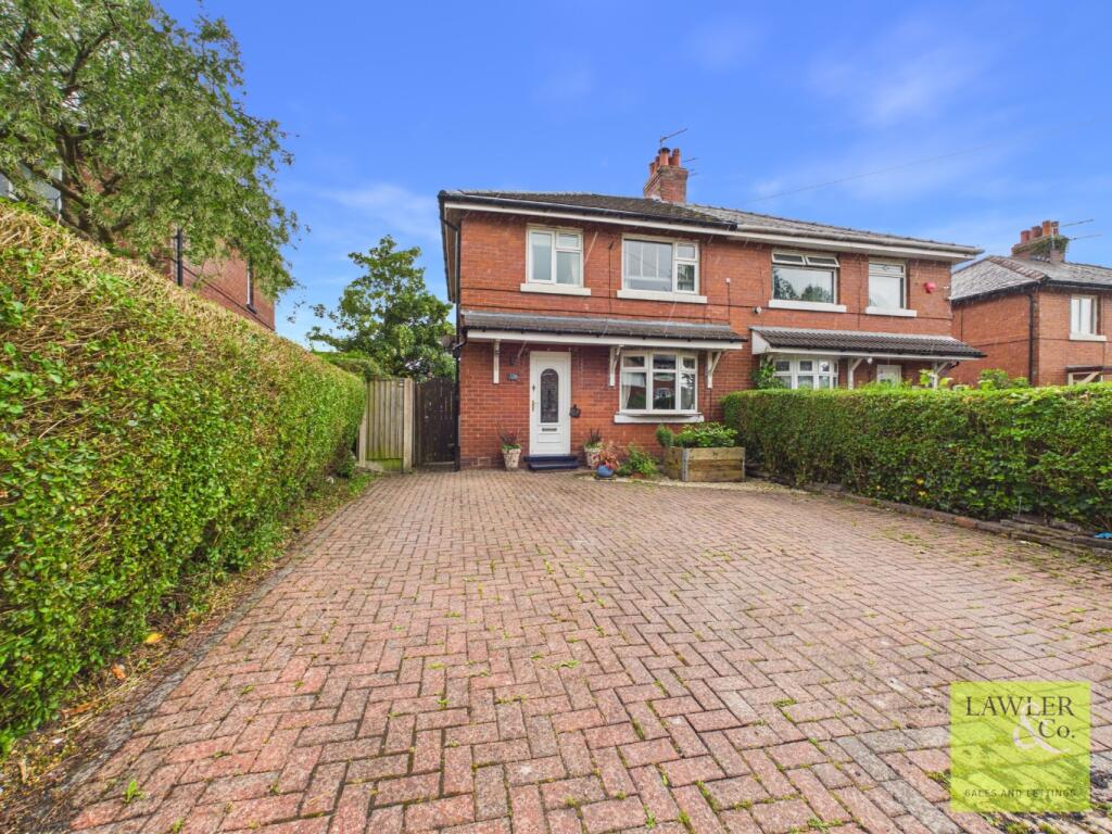 Main image of property: Boyds Walk, Dukinfield, Cheshire, SK16 4AU