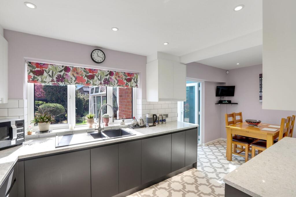 House in Ashfield, Titchfield, Hucknall - More