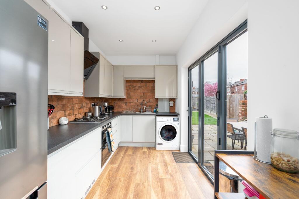 Harcourt Road, Sale, Greater Manchester, M33 photo 4