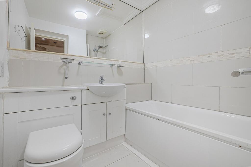 Apartment in London - View 5