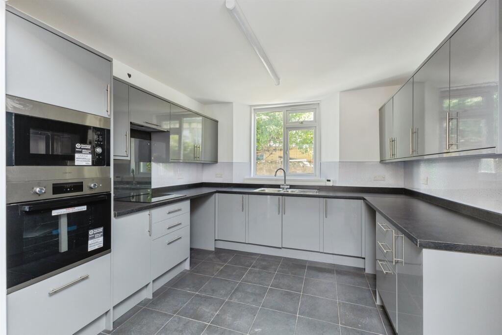 House in Torquay - More