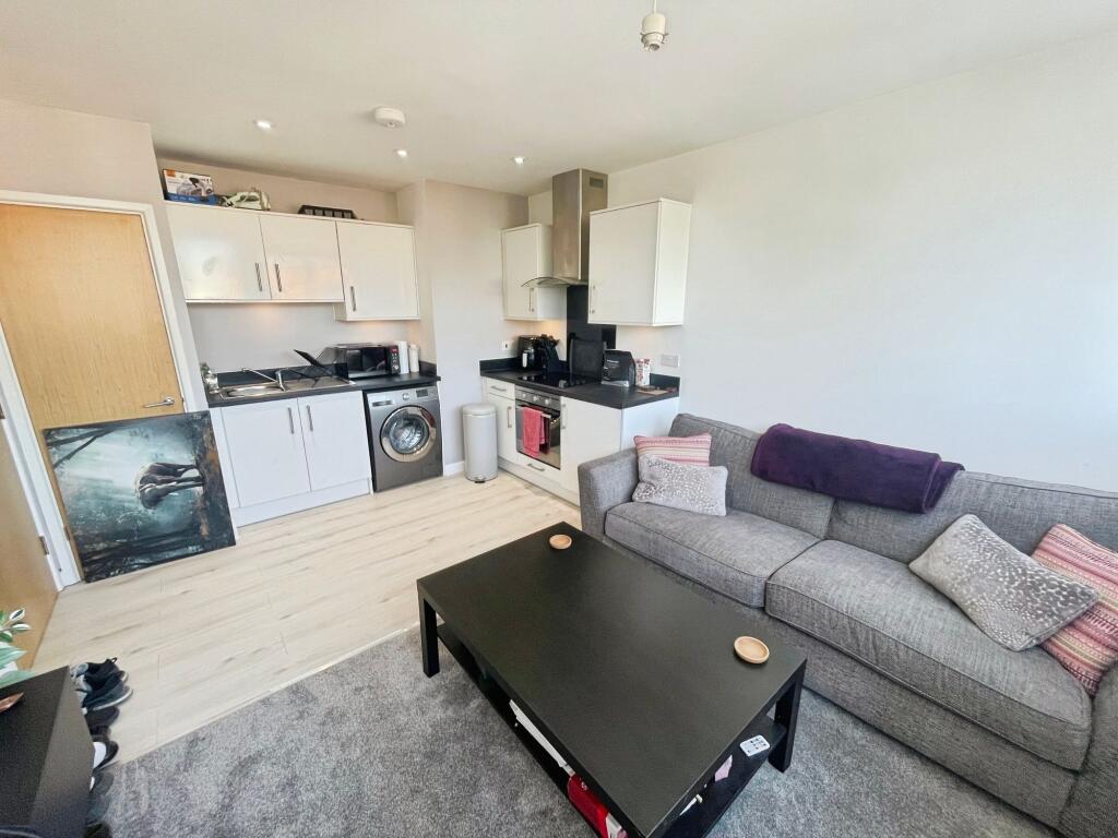 Apartment in Basingstoke and Deane, Basingstoke - View 2