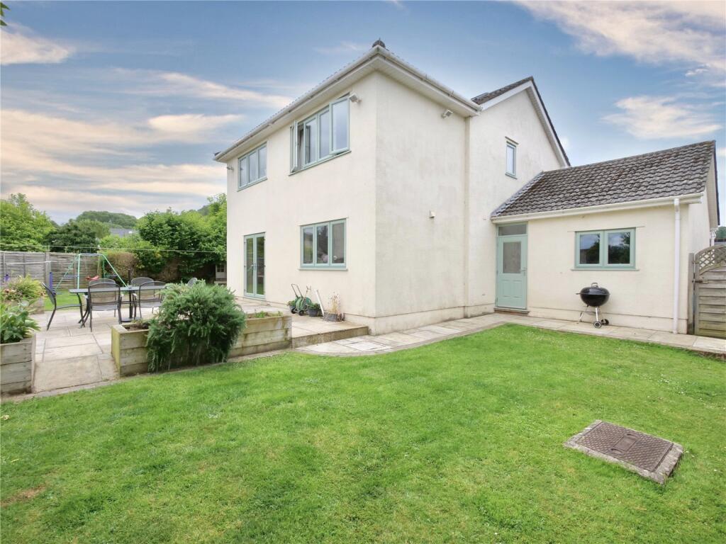 Immaculate 5 bedroom house in central location, Bishop Sutton photo 3