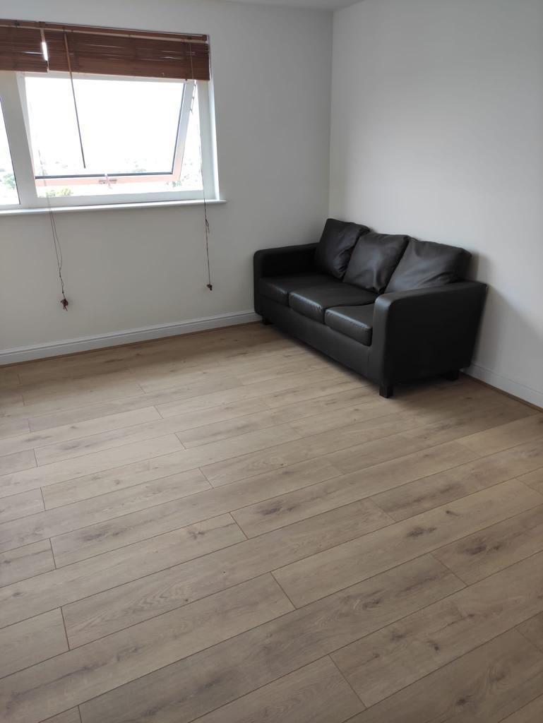 Apartment in Ilford - View 3