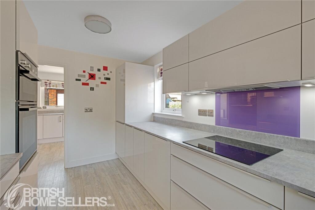 House in North Crawley, Little Crawley - View 3