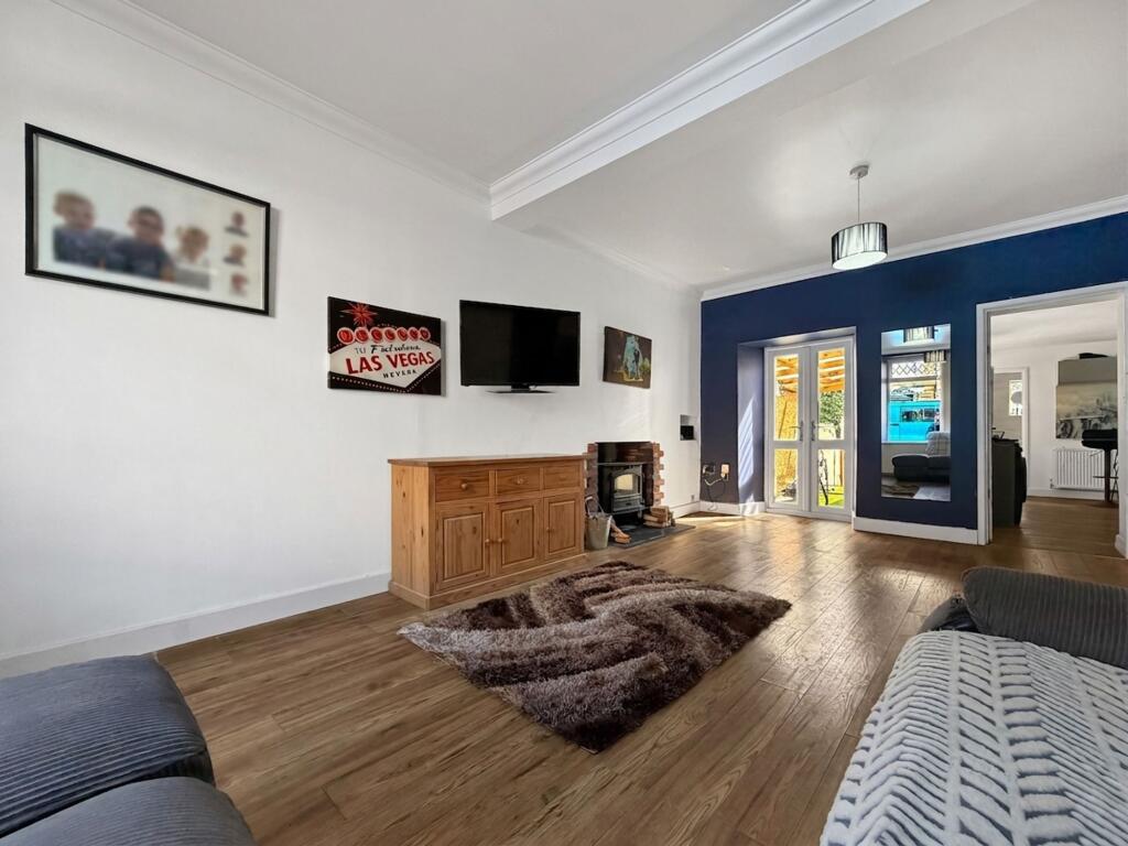 Kingsley Place, Senghenydd, CF83 - View 3