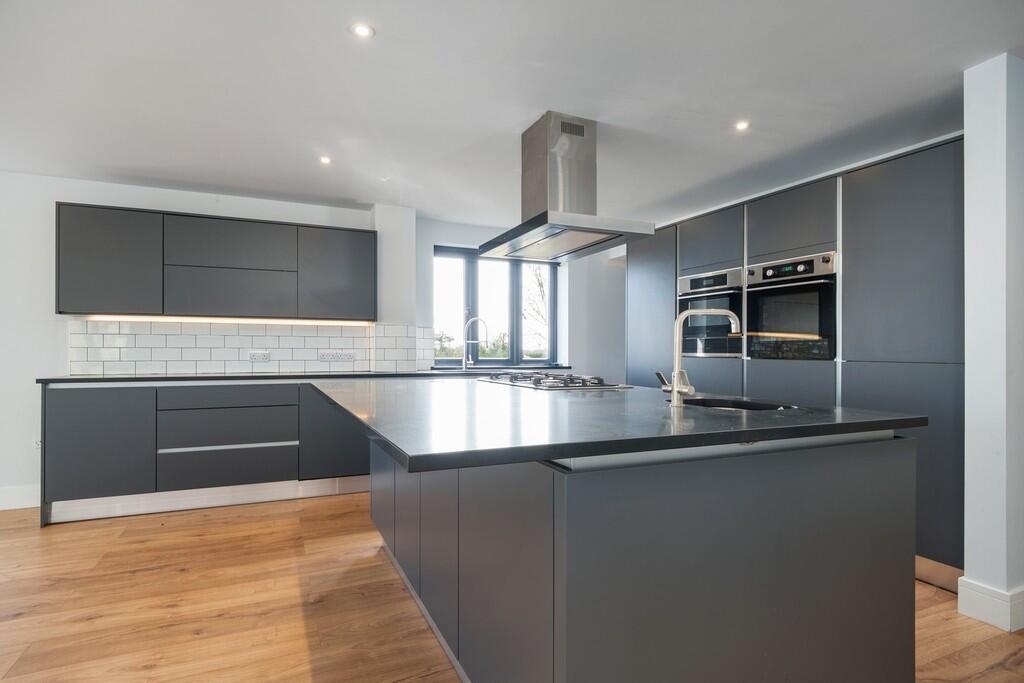 House in Mid Suffolk, Earl Stonham - More