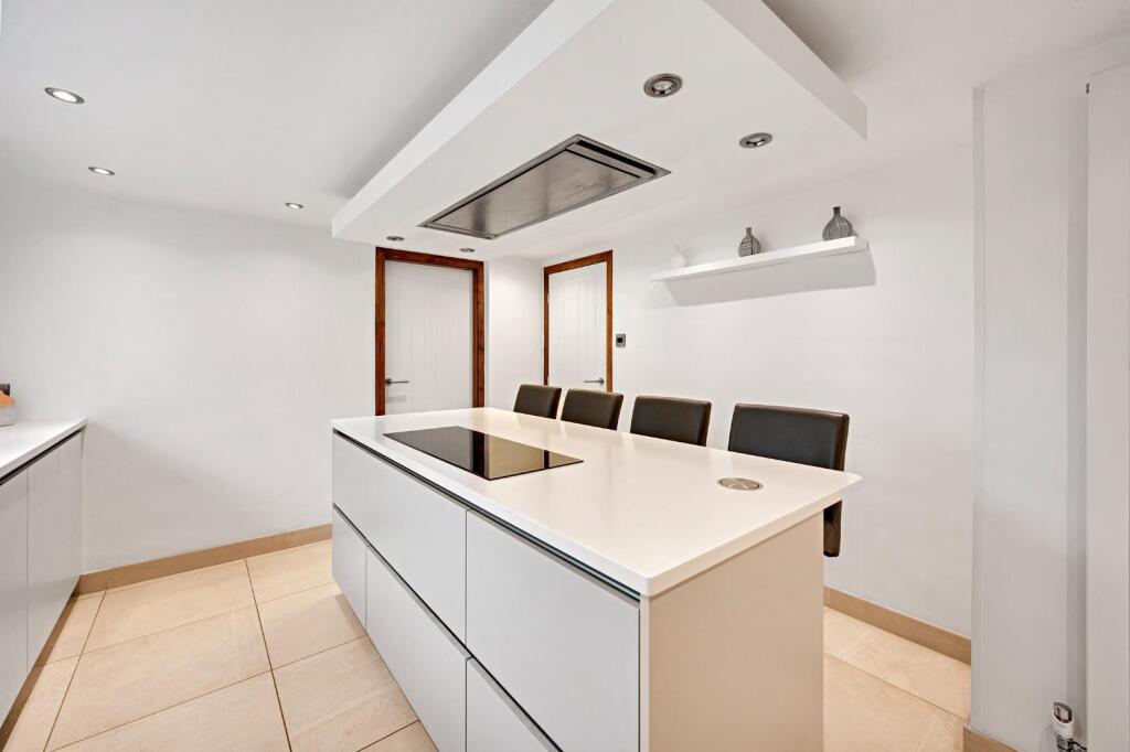 Additional image 34 of Pollard Row, Fence