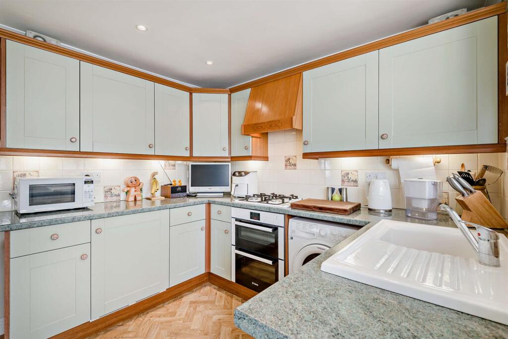 South Cerney photo 5