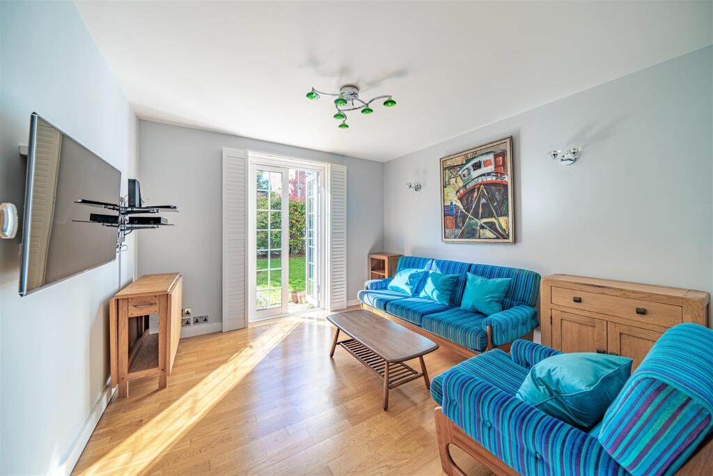 Apartment in London, Royal Borough of Kingston upon Thames - View 2
