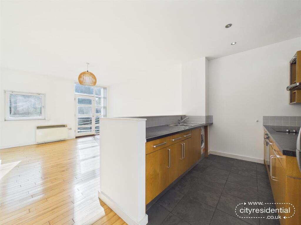 Apartment in Liverpool, City Centre, Vauxhall - View 4