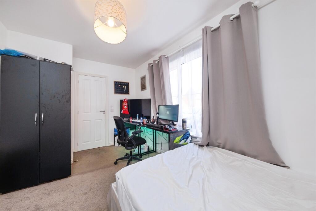 Apartment in Milton Keynes - View 4