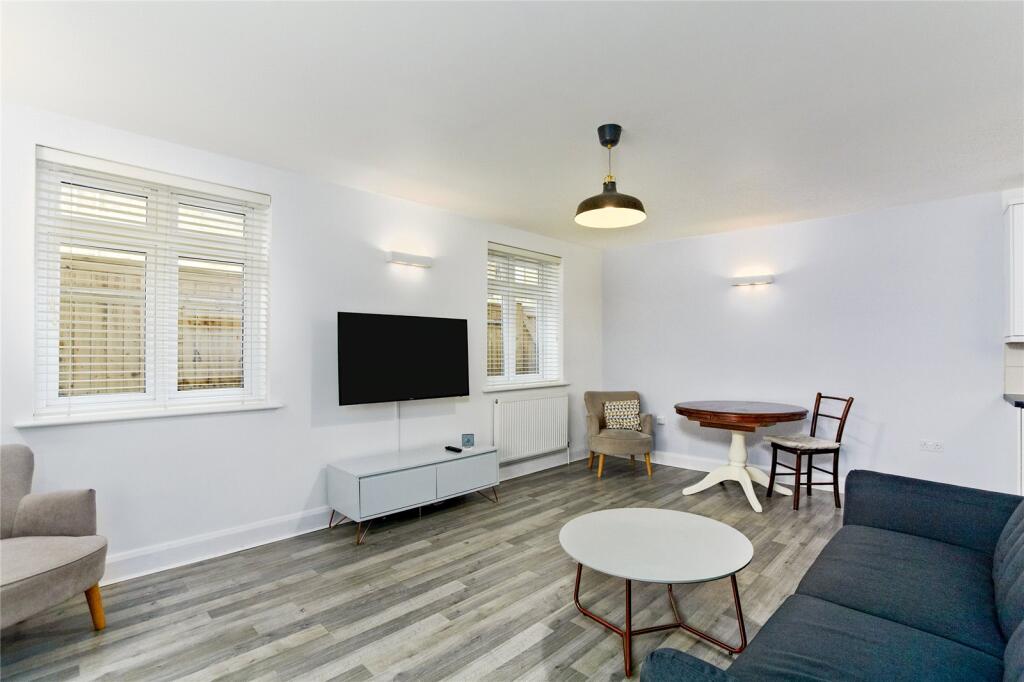 Apartment in London - More